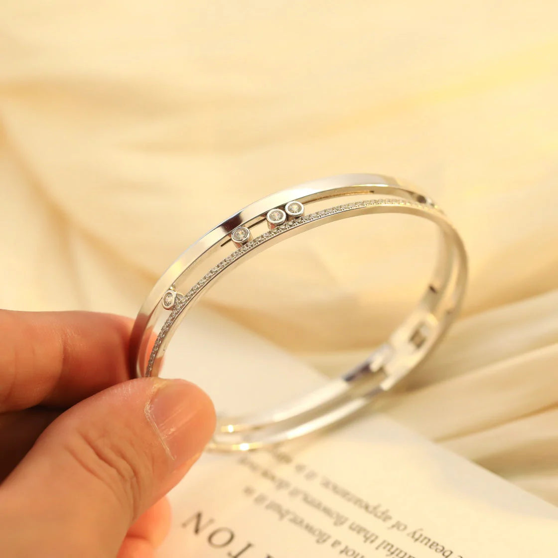 [⭐Reverie Jewels]Move Romane Diamond Bangle Bracelet
