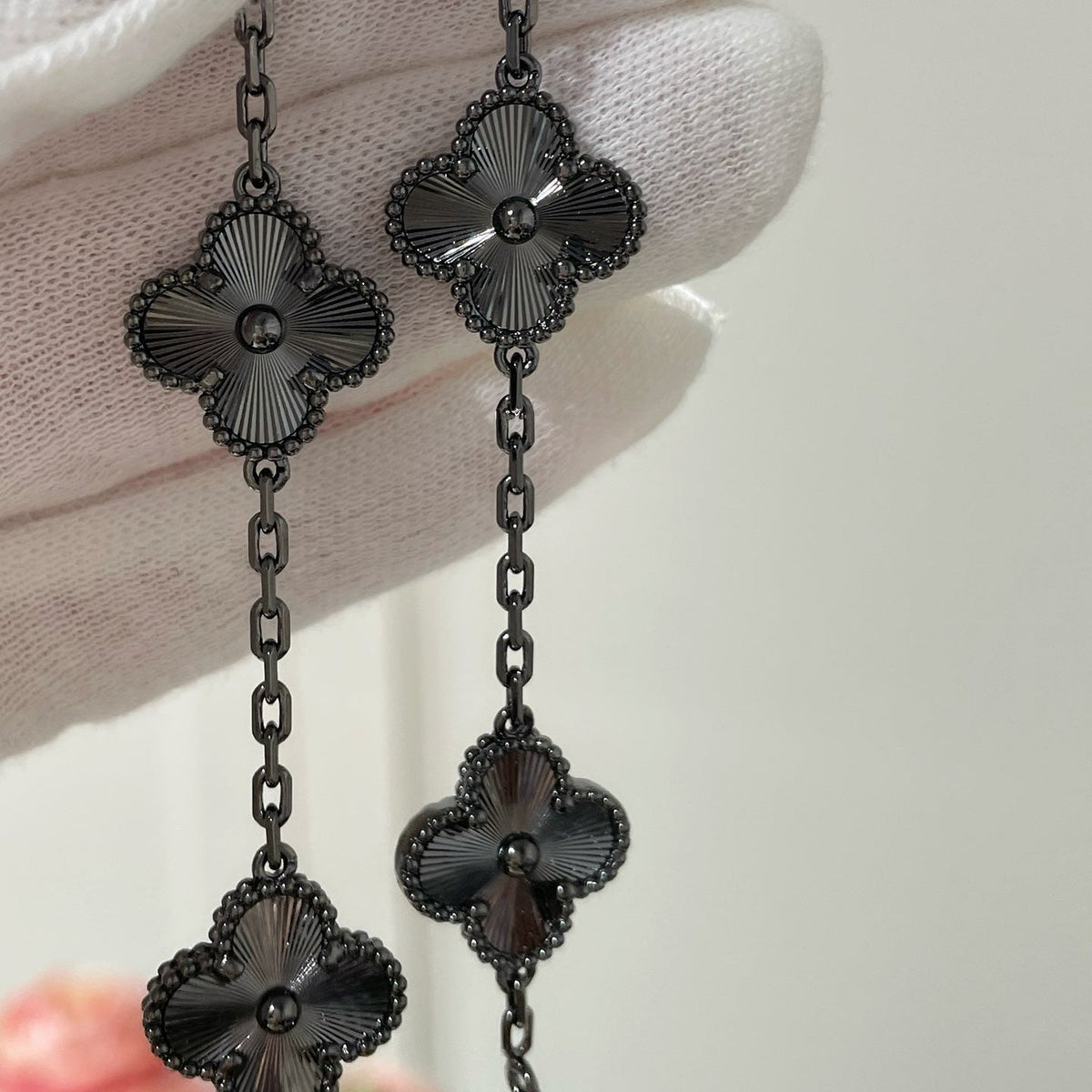 [⭐Reverie Jewels]CLOVER 5 MOTIF BLACK BRACELET