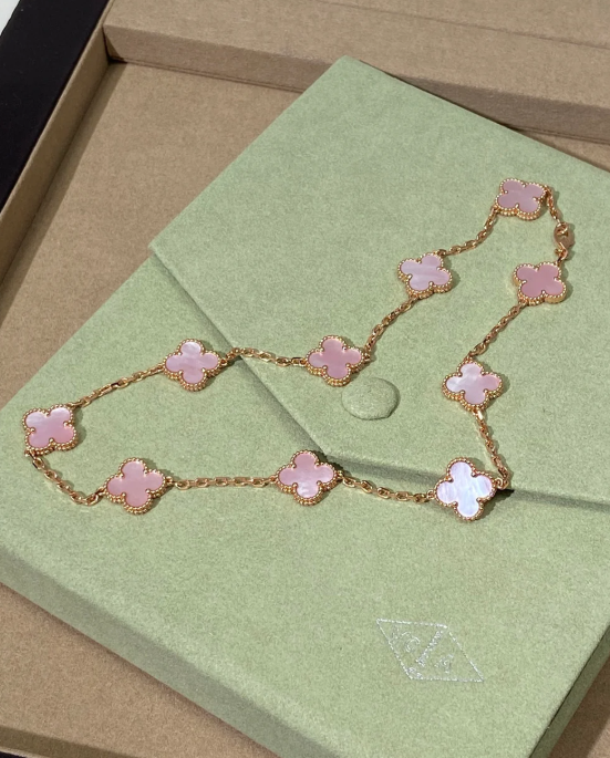 [⭐Reverie Jewels Jewellery] Pink Necklace with Ten Clover Designs