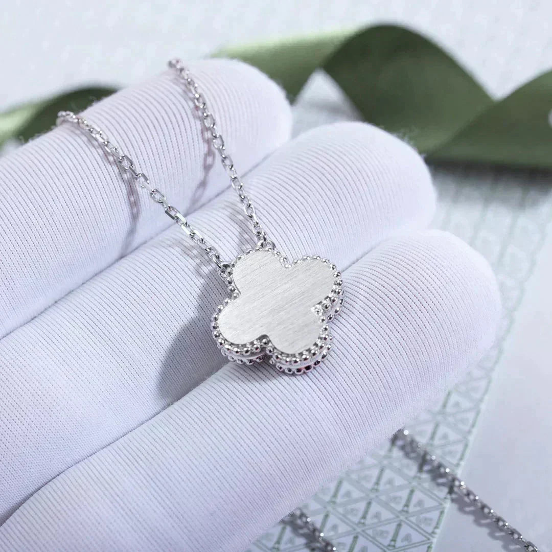 [⭐Reverie Jewels]CLOVER  15MM DIAMOND LASER NECKLACE SILVER