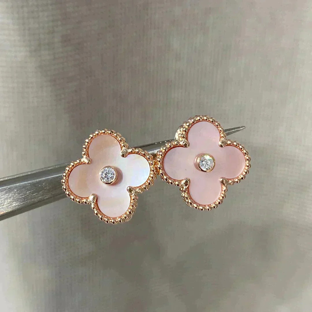 [⭐Reverie Jewels]CLOVER MEDIUM 1 MOTIFS  PINK MOP DIAMOND EARRINGS