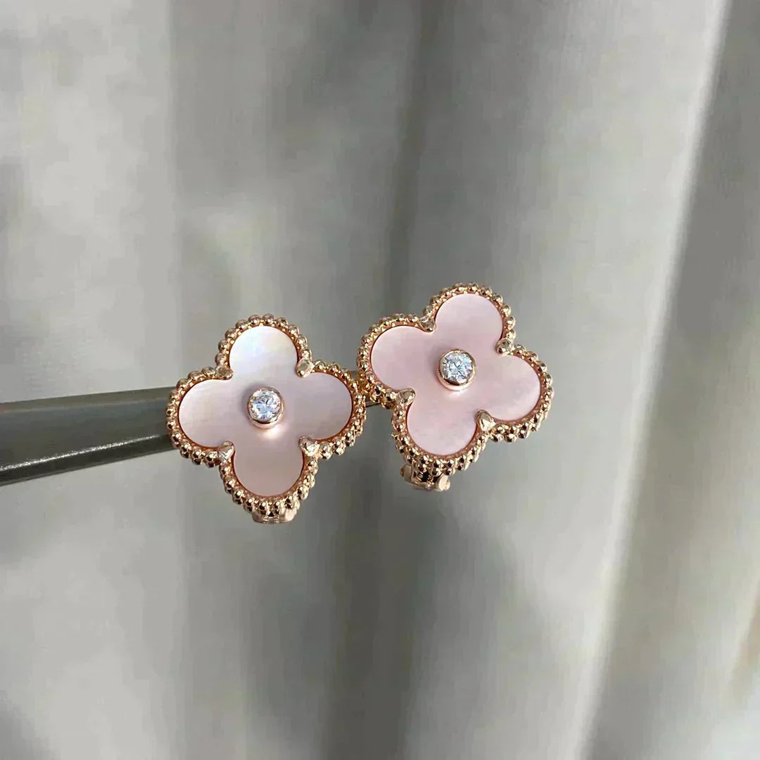 [⭐Reverie Jewels]CLOVER MEDIUM 1 MOTIFS  PINK MOP DIAMOND EARRINGS