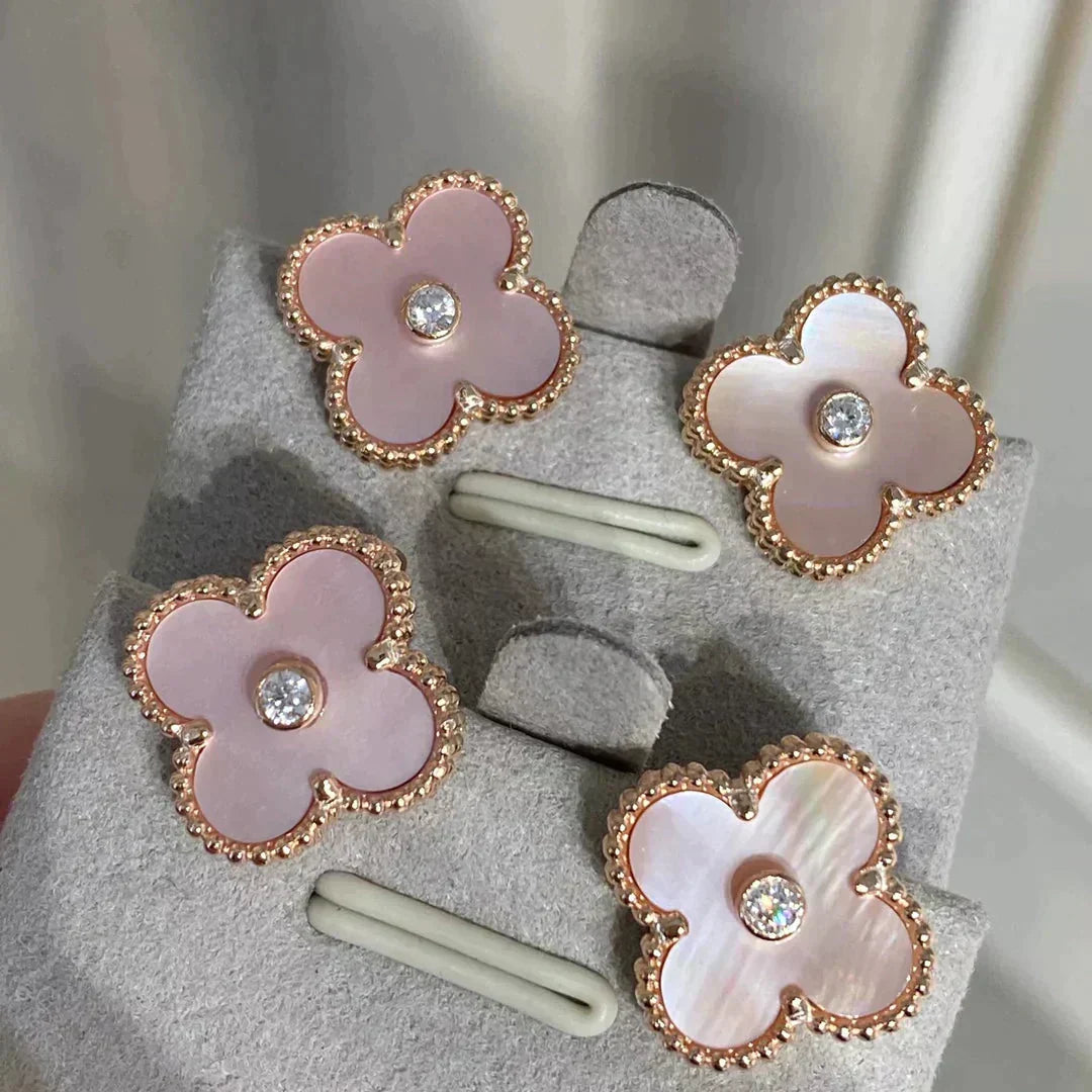 [⭐Reverie Jewels]CLOVER MEDIUM 1 MOTIFS  PINK MOP DIAMOND EARRINGS