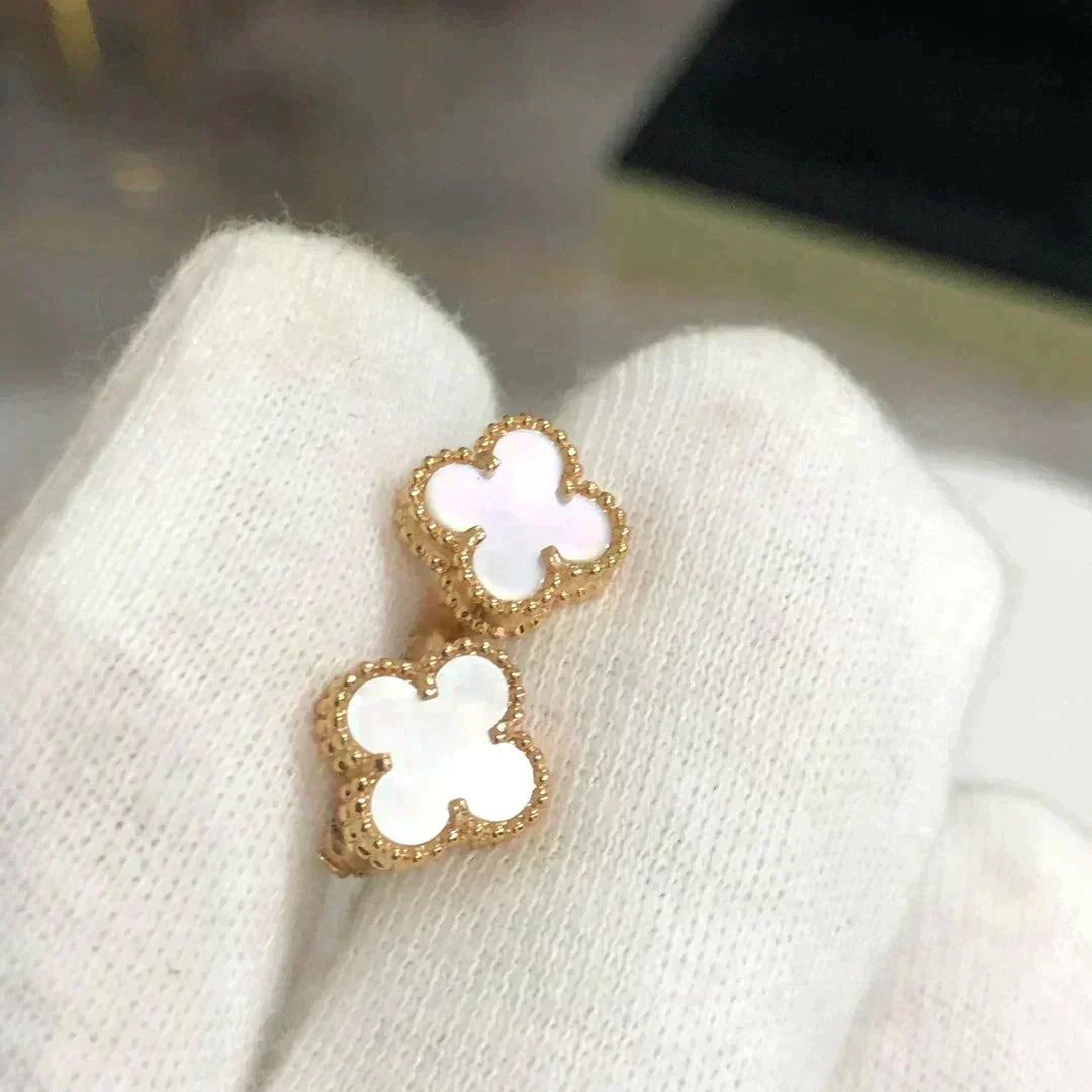 [⭐Reverie Jewels]CLOVER MINI 9.5MM WHITE MOP EARRINGS