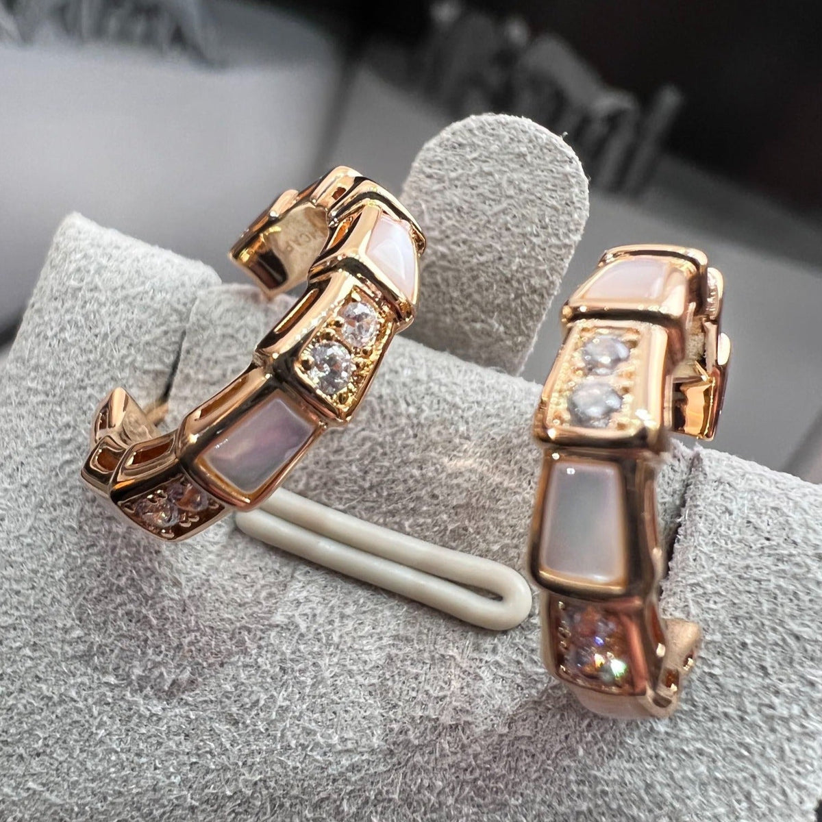 [⭐Reverie Jewels]SERPENTI MOP PINK GOLD EARRINGS