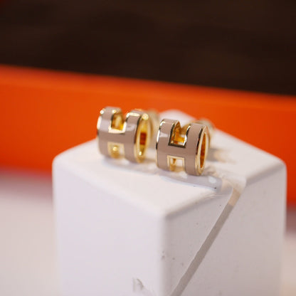 [⭐Reverie Jewels]MINI POP H GOLD EARRINGS GREY