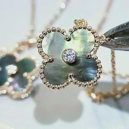 [⭐Reverie Jewels]CLOVER 15MM DIAMOND AND MOTHER-OF-GREY NECKLACE