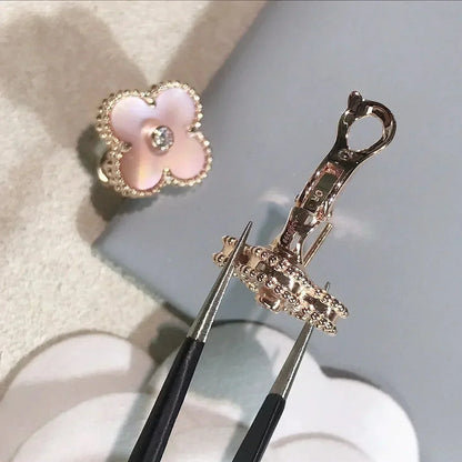 [⭐Reverie Jewels]CLOVER MEDIUM 1 MOTIFS  PINK MOP DIAMOND EARRINGS