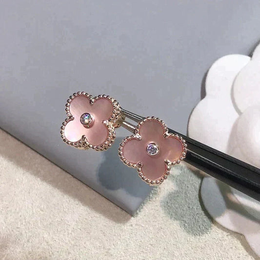[⭐Reverie Jewels]CLOVER MEDIUM 1 MOTIFS  PINK MOP DIAMOND EARRINGS
