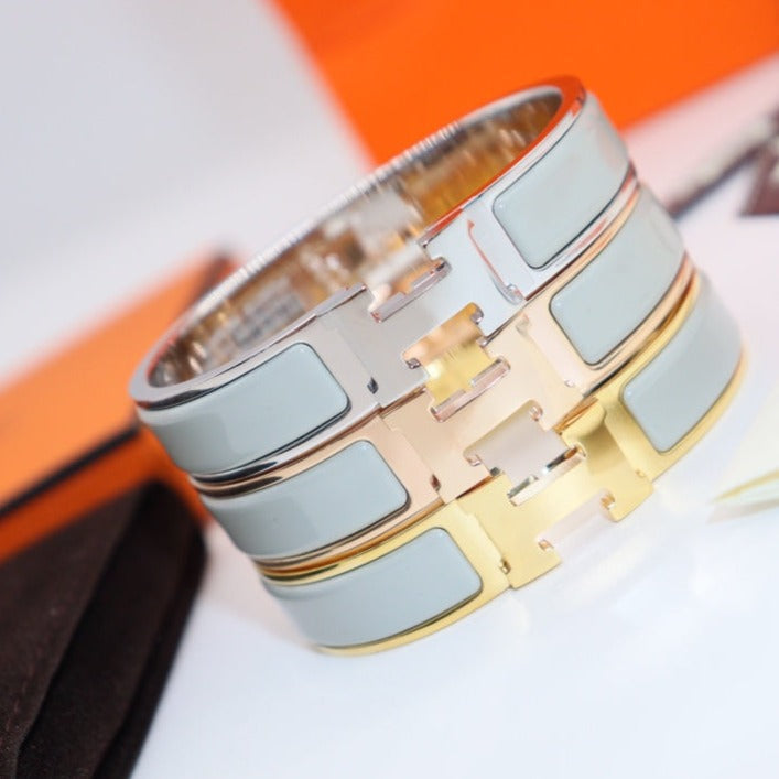 [⭐Reverie Jewels]H LIGHT BLUE BRACELET
