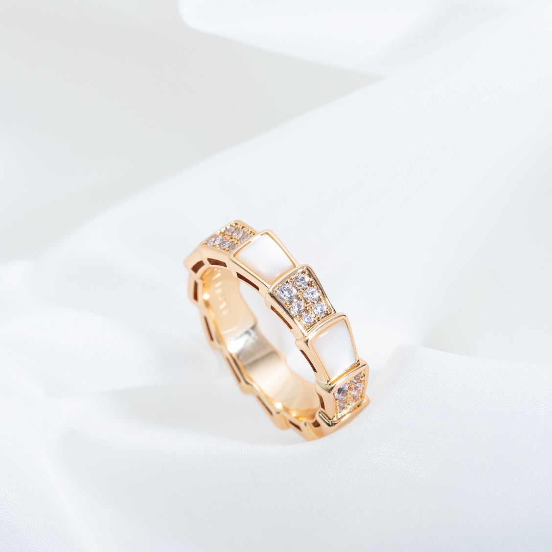 [⭐Reverie Jewels]SERPENTI RING PINK GOLD MOP DIAMOND PAVED 4MM