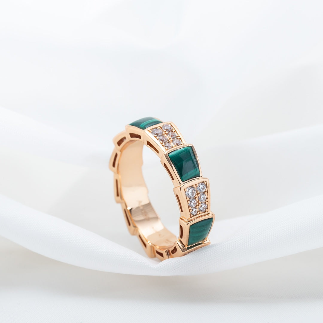 [⭐Reverie Jewels]SERPENTI RING PINK GOLD MALACHITE DIAMOND PAVED 4MM
