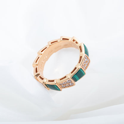[⭐Reverie Jewels]SERPENTI RING PINK GOLD MALACHITE DIAMOND PAVED 4MM