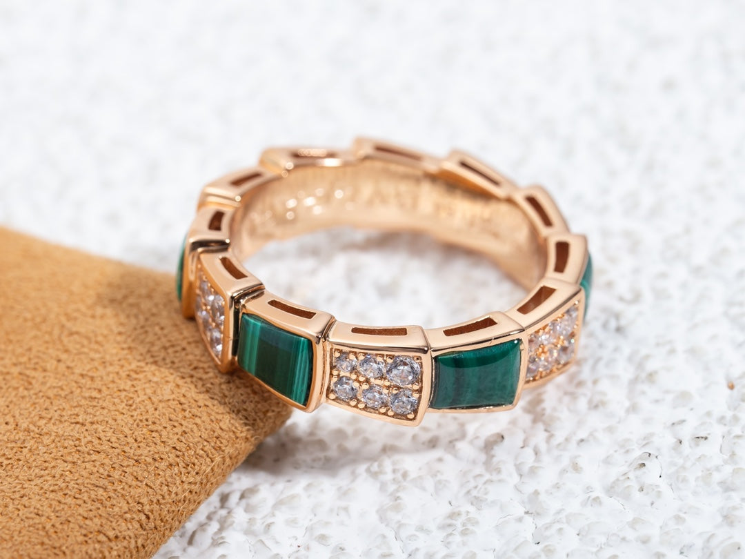 [⭐Reverie Jewels]SERPENTI RING PINK GOLD MALACHITE DIAMOND PAVED 4MM