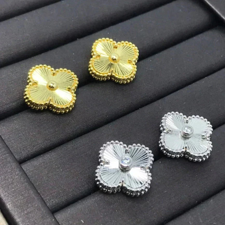 [⭐Reverie Jewels]CLOVER MINI 9.5MM LASER EARRINGS