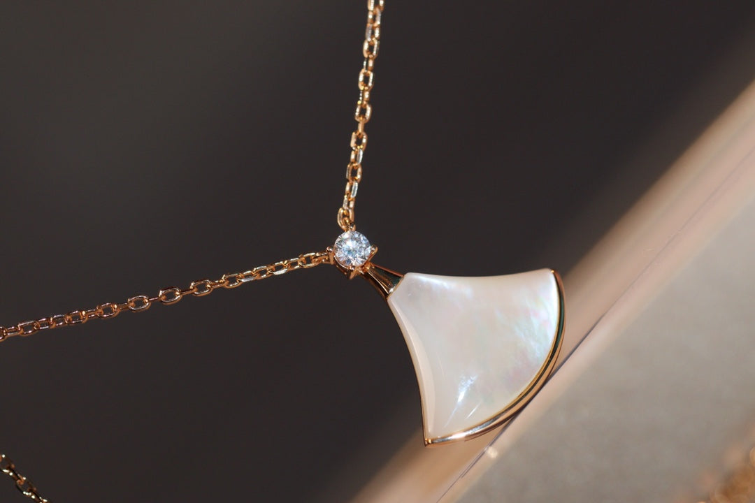 [⭐Reverie Jewels]DREAM NECKLACE WHITE MOP PINK GOLD 1 DIAMOND