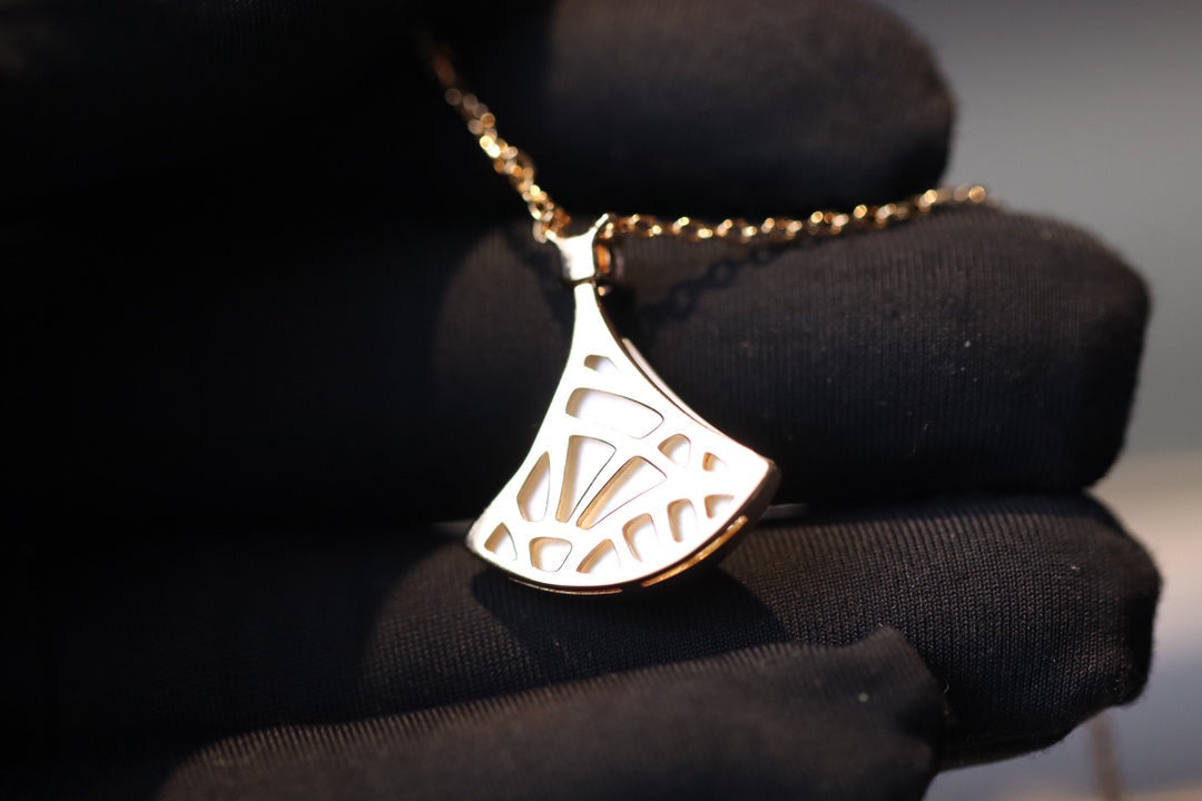 [⭐Reverie Jewels]DREAM NECKLACE WHITE MOP PINK GOLD 1 DIAMOND