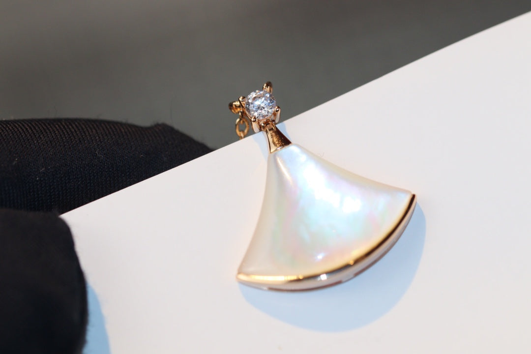 [⭐Reverie Jewels]DREAM NECKLACE WHITE MOP PINK GOLD 1 DIAMOND