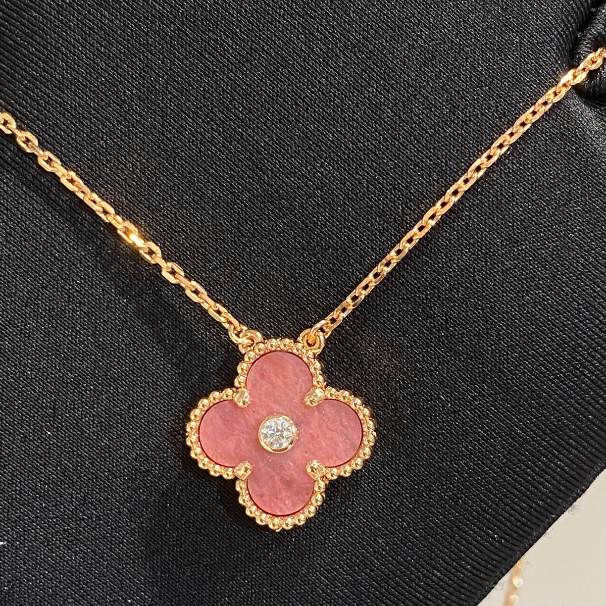 [⭐Reverie Jewels]CLOVER 15MM DIAMOND RHODONITE NECKLACE