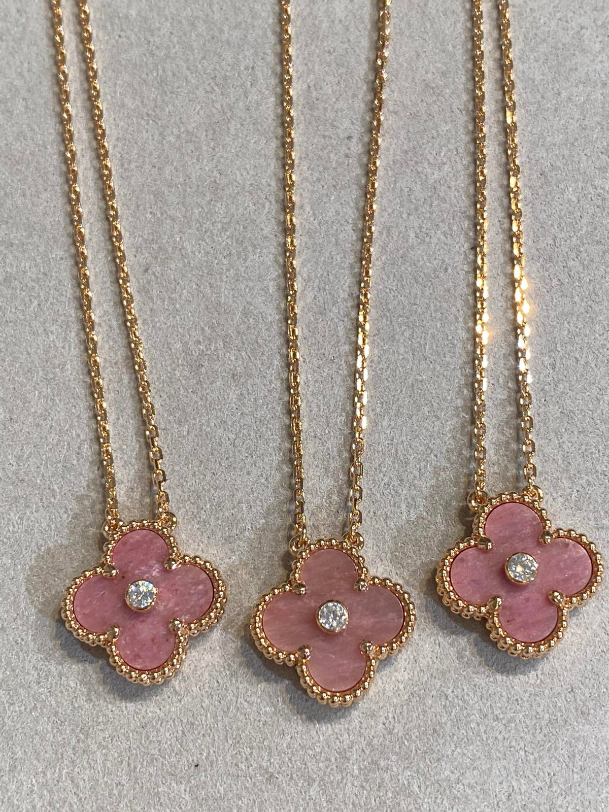 [⭐Reverie Jewels]CLOVER 15MM DIAMOND RHODONITE NECKLACE