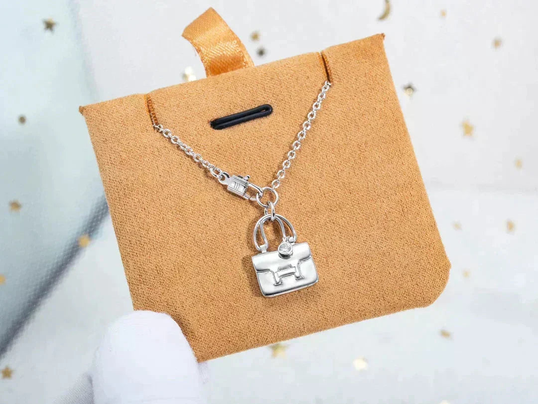 [⭐Reverie Jewels]AMULETTE PEDANT SILVER NECKLACE