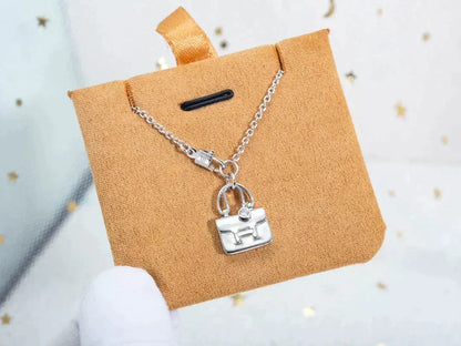 [⭐Reverie Jewels]AMULETTE PEDANT SILVER NECKLACE