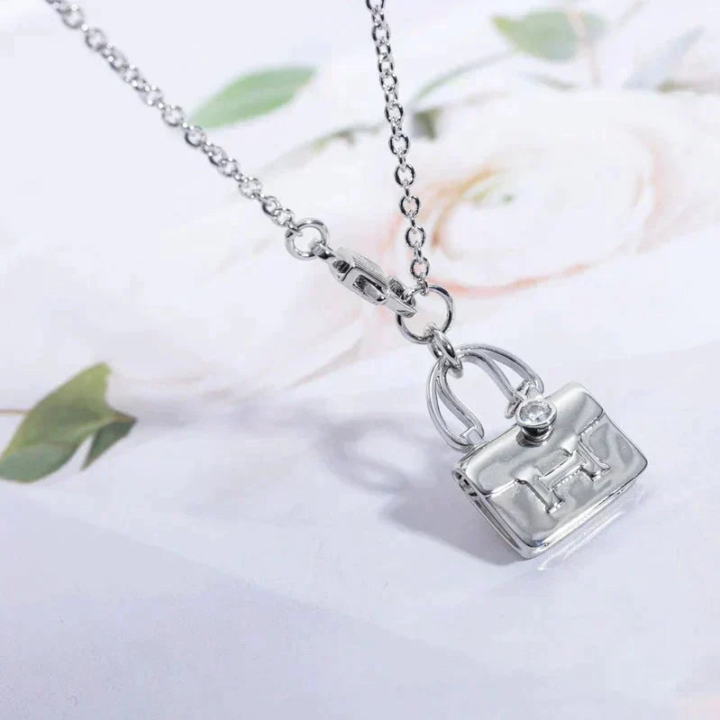 [⭐Reverie Jewels]AMULETTE PEDANT SILVER NECKLACE