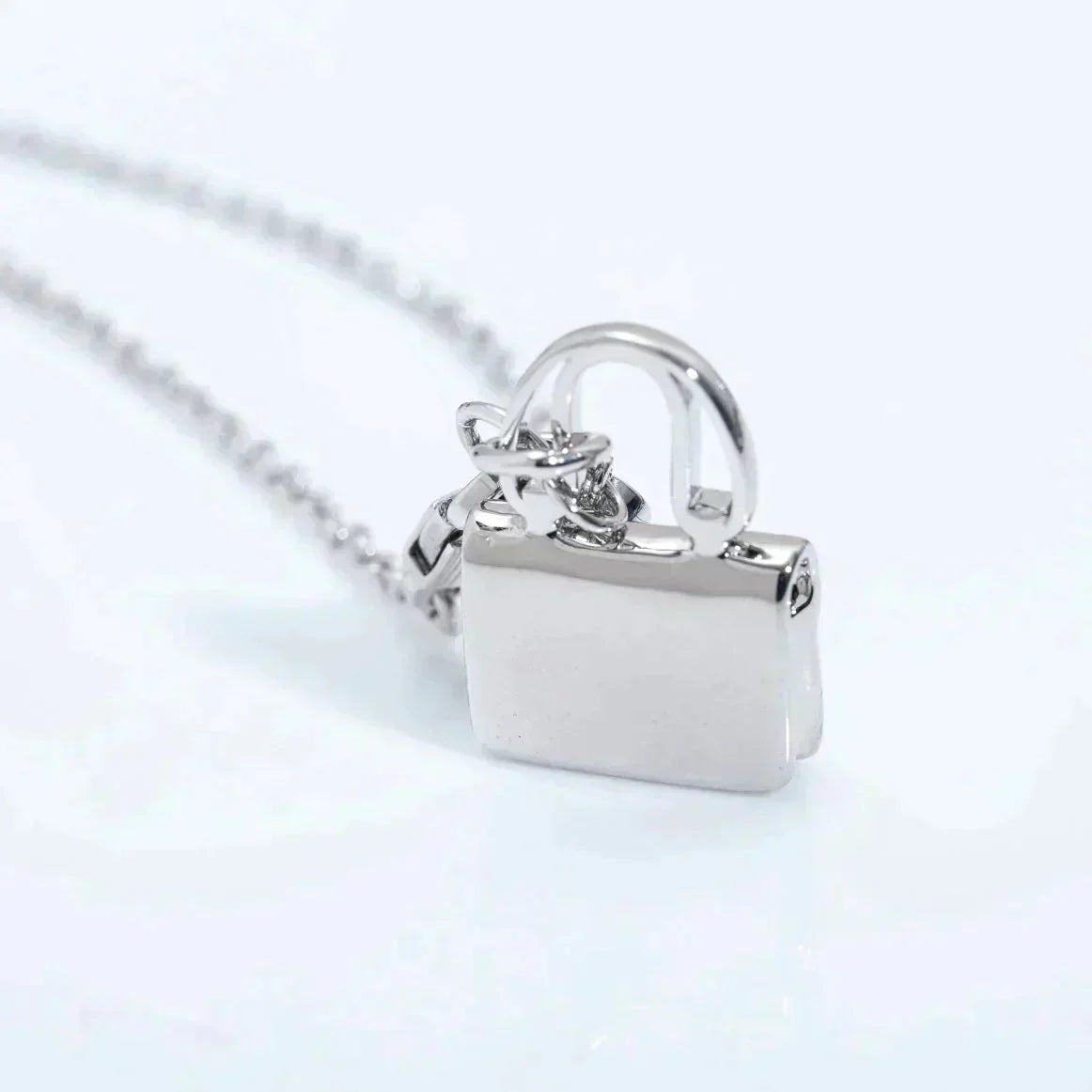 [⭐Reverie Jewels]AMULETTE PEDANT SILVER NECKLACE