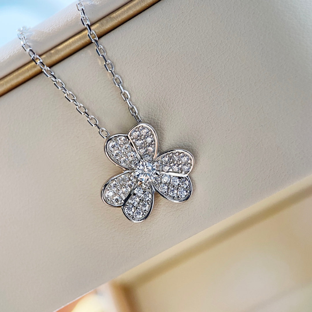 [⭐Reverie Jewels]CLOVER DIAMOND NECKLACE SILVER