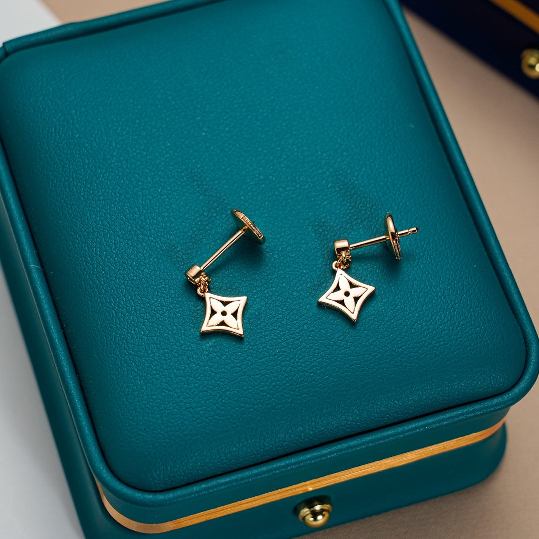 [⭐Reverie Jewels]STAR EARRINGS GOLD