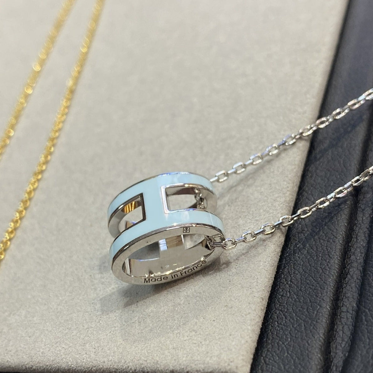[⭐Reverie Jewels]POP H LIGHT BLUE NECKLACE
