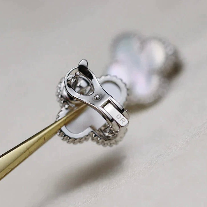 [⭐Reverie Jewels]CLOVER MEDIUM 1 MOTIFS  WHITE MOP EARRINGS SILVER