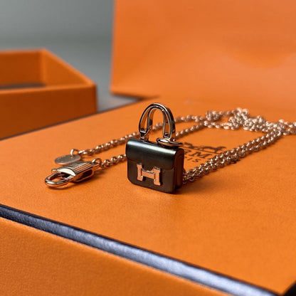 [⭐Reverie Jewels]CONSTANCE BLACK PEDANT PINK GOLD NECKLACE