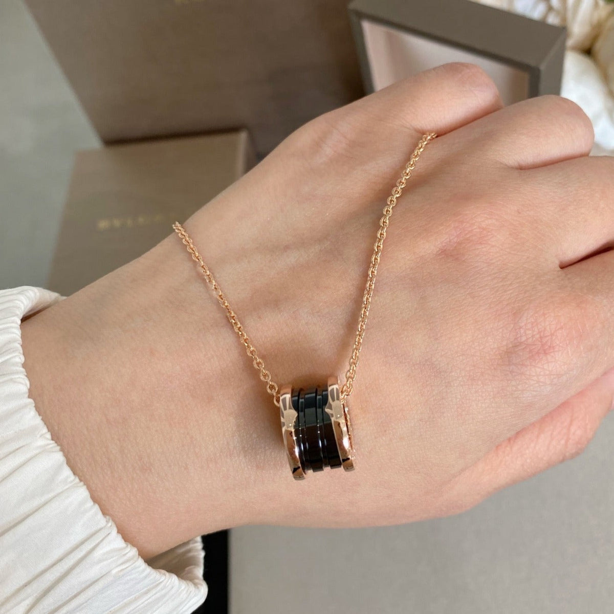 [⭐Reverie Jewels]ZERO 1 BLACK CERAMIC PINK GOLD NECKLACE