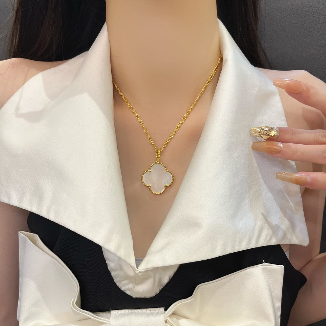 [⭐Reverie Jewels]CLOVER 25MM MOP LARGE PENDANT NECKLACE
