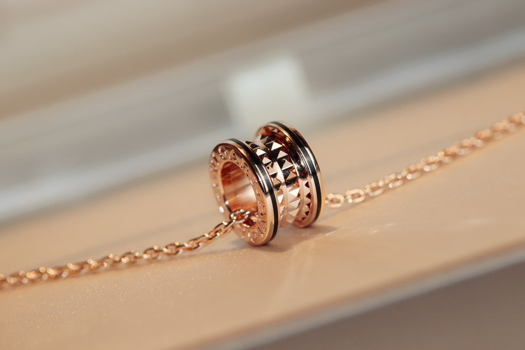 [⭐Reverie Jewels]ZERO 1 ROCK PEDANT PINK GOLD BLACK NECKLACE