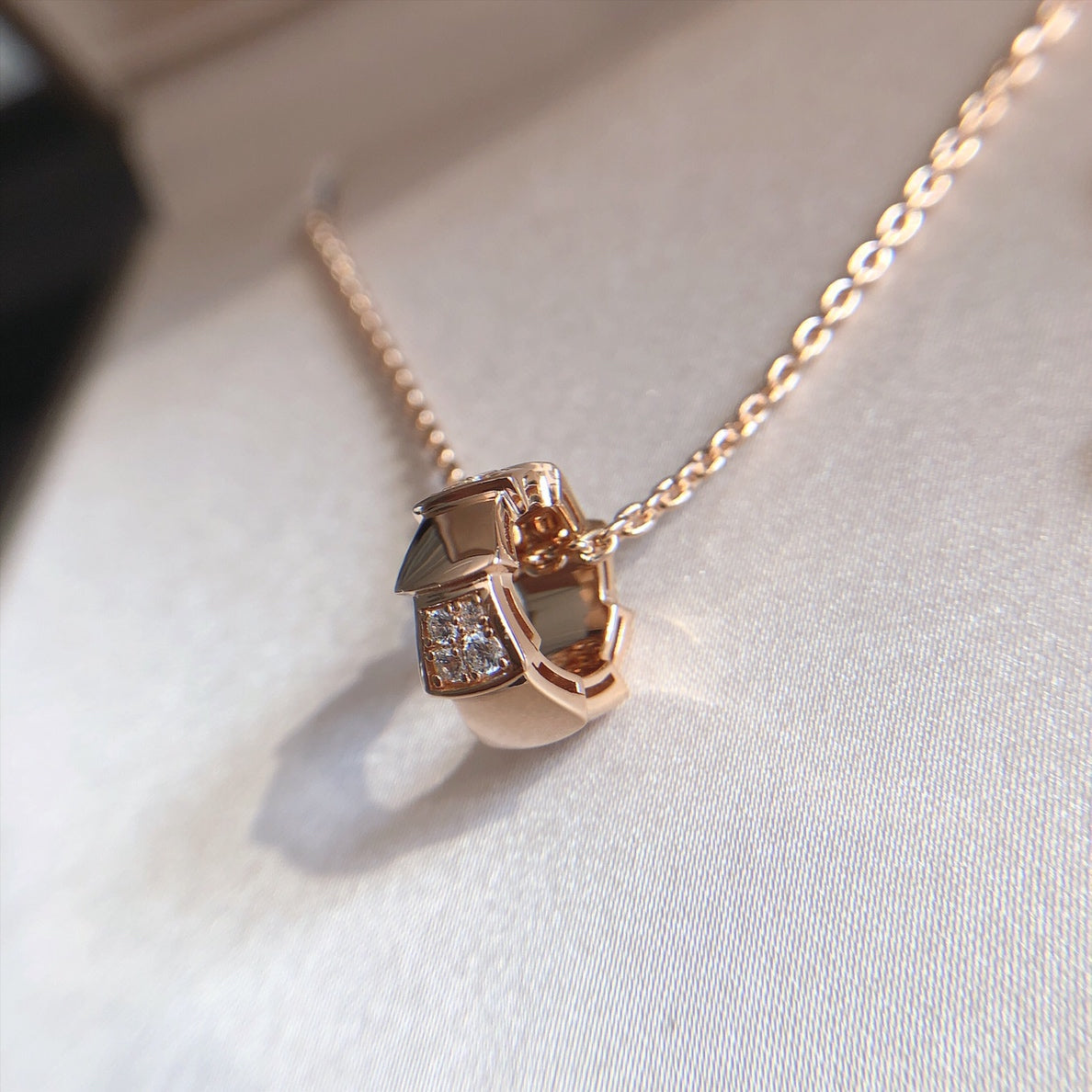 [⭐Reverie Jewels]SERPENTI PEDANT DIAMOND PINK GOLD NECKLACE