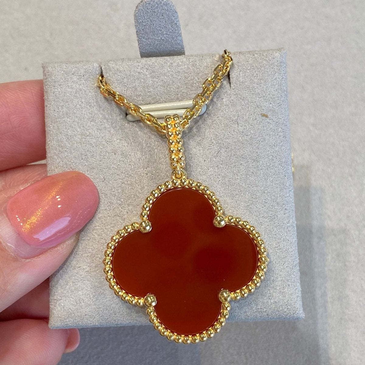 [⭐Reverie Jewels]CLOVER 25MM NECKLACE GOLD CARNELIAN