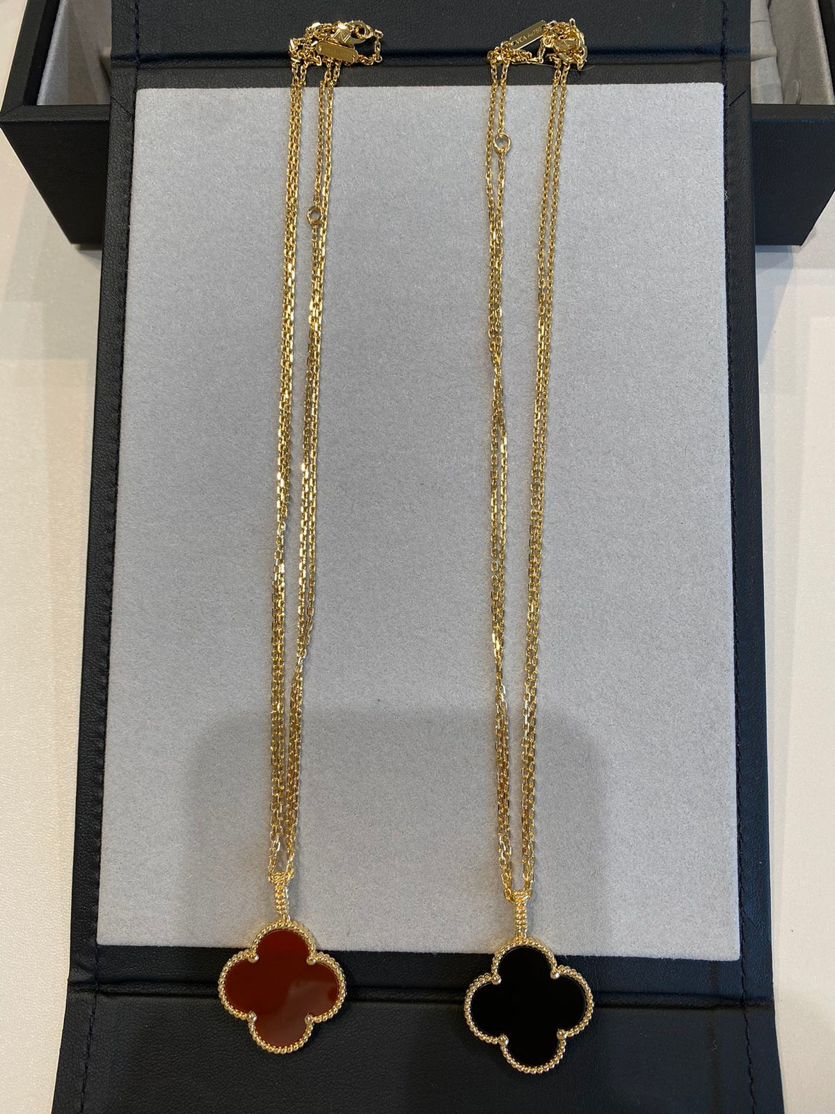 [⭐Reverie Jewels]CLOVER 25MM NECKLACE GOLD CARNELIAN