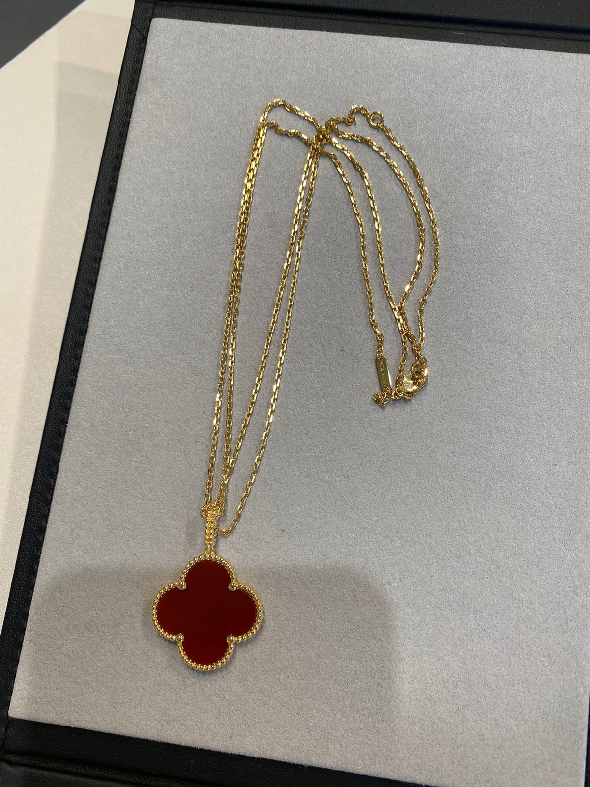 [⭐Reverie Jewels]CLOVER 25MM NECKLACE GOLD CARNELIAN