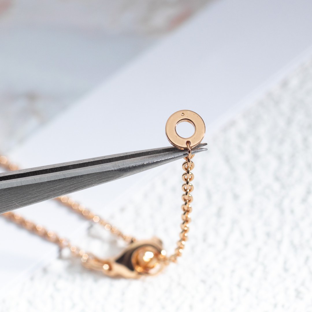 [⭐Reverie Jewels]ZERO 1 WHITE CERAMIC PINK GOLD DIAMOND NECKLACE