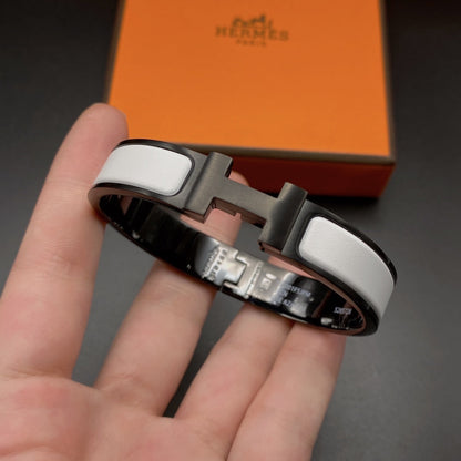 [⭐Reverie Jewels]H BRACELET 12MM BLACK WHITE CERAMIC