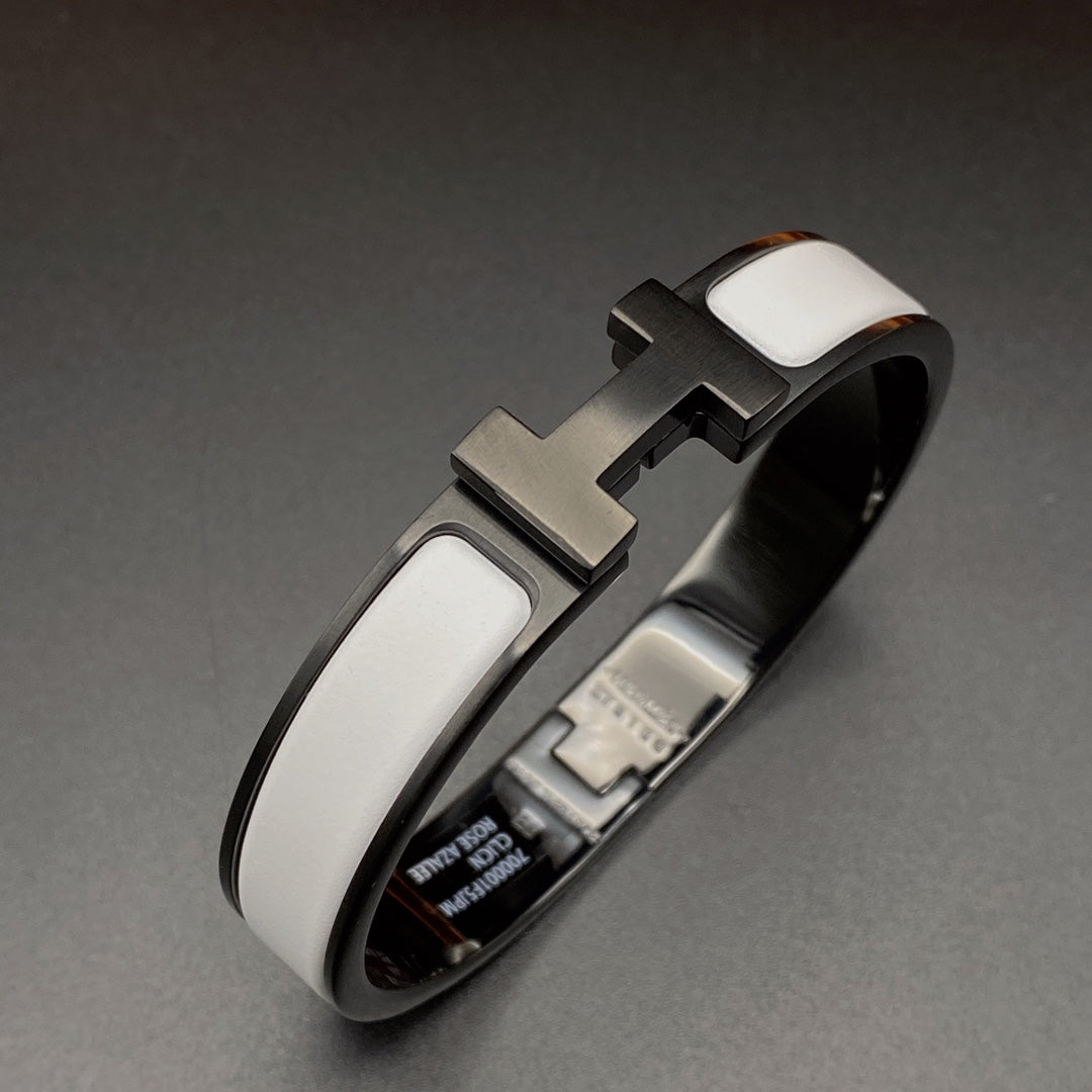 [⭐Reverie Jewels]H BRACELET 12MM BLACK WHITE CERAMIC