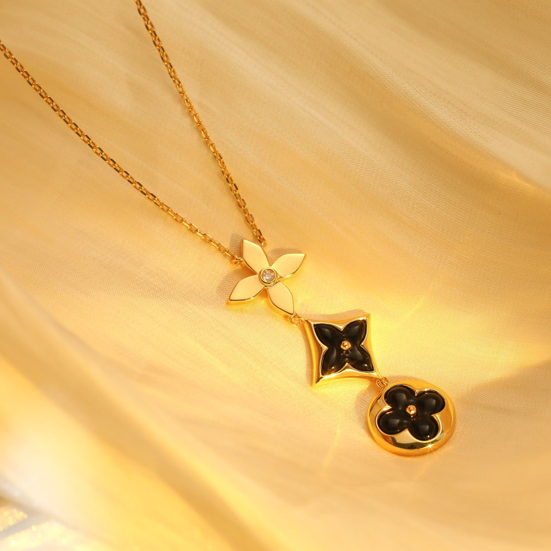 [⭐Reverie Jewels]STAR AND SUN ONYX PINK GOLD NECKLACE