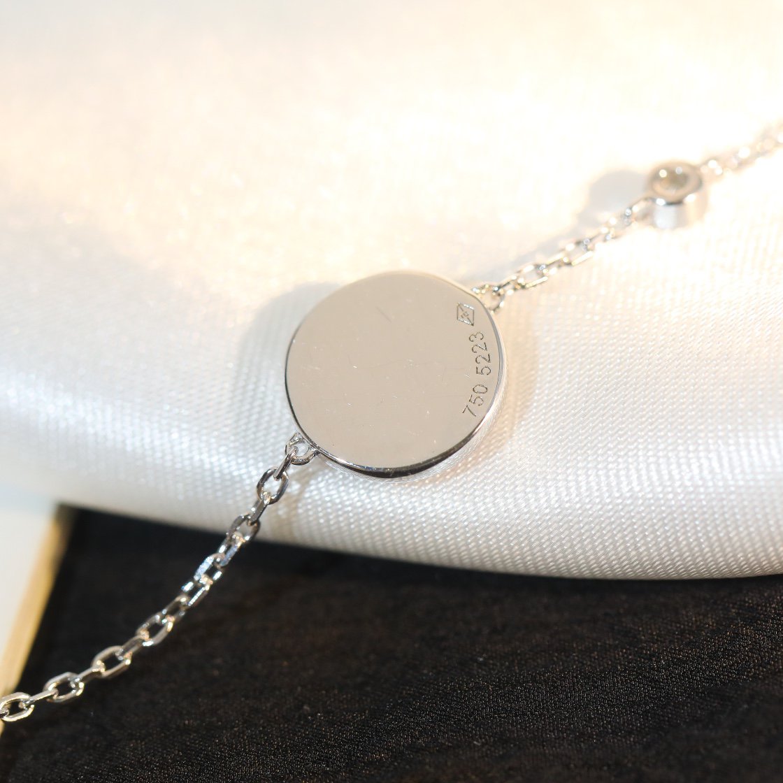 [⭐Reverie Jewels]SUN MOTIF PINK MOP SILVER BRACELET