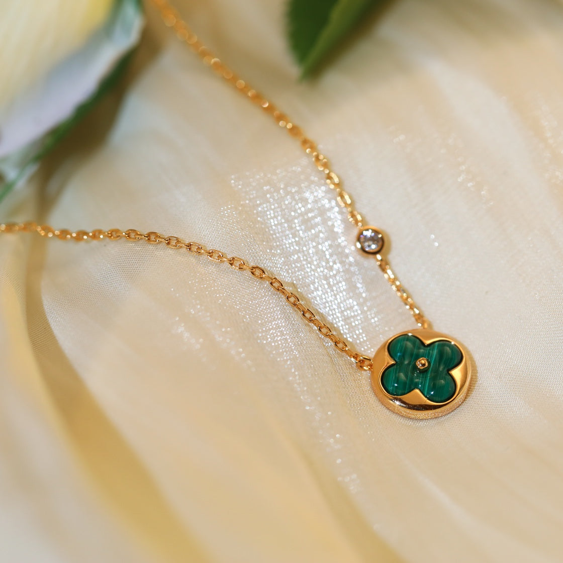 [⭐Reverie Jewels]SUN PEDANT PINK GOLD 1 DIAMOND NECKLACE
