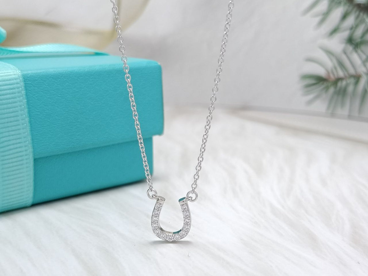 [Reverie Jewels]U PEDANT DIAMOND NECKLACE