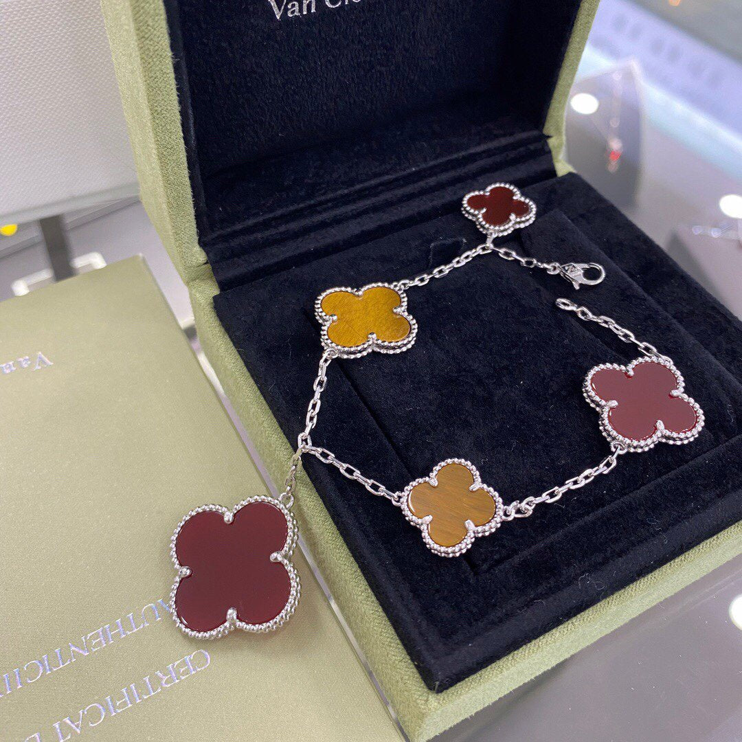 [⭐Reverie Jewels]CLOVER 5 MOTIFS SIVLER CARNELIAN TIGER EYE BRACELET