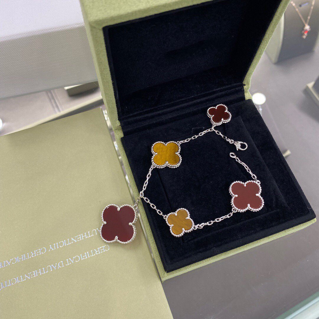 [⭐Reverie Jewels]CLOVER 5 MOTIFS SIVLER CARNELIAN TIGER EYE BRACELET