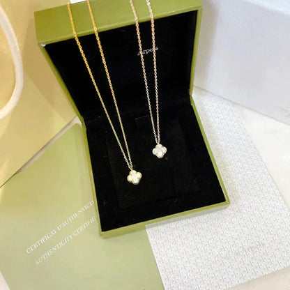 [⭐Reverie Jewels]CLOVER MINI 9.5MM WHITE MOTHER-OF-PEARL NECKLACE